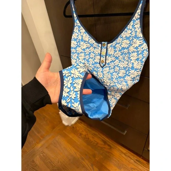 Lilly Pulitzer Baela One-Piece Swimsuit, Style# 014967 Lunar Blue Palm 14 - Picture 4 of 5